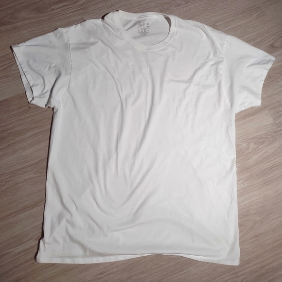 🟢 Fruit of the loom tee - Picture 1 of 3
